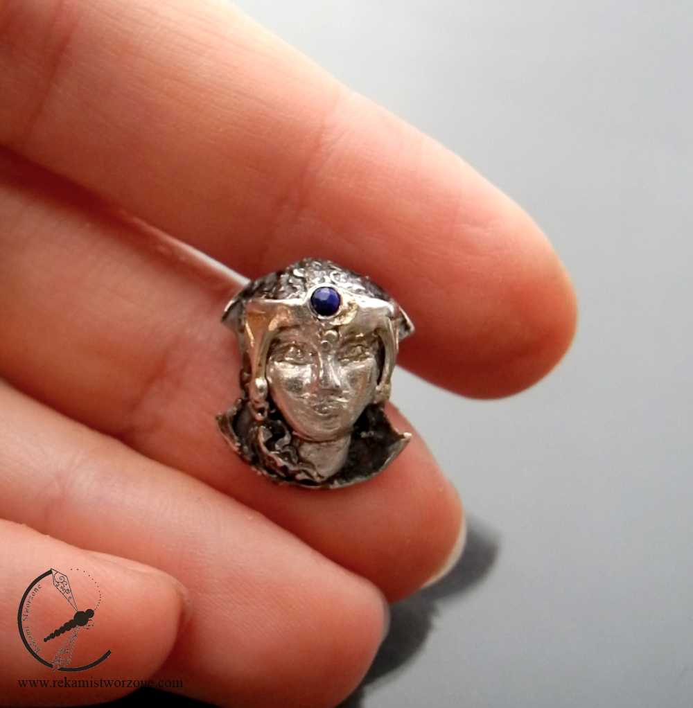 Athena – silver button from the “Gods of Olympus” series